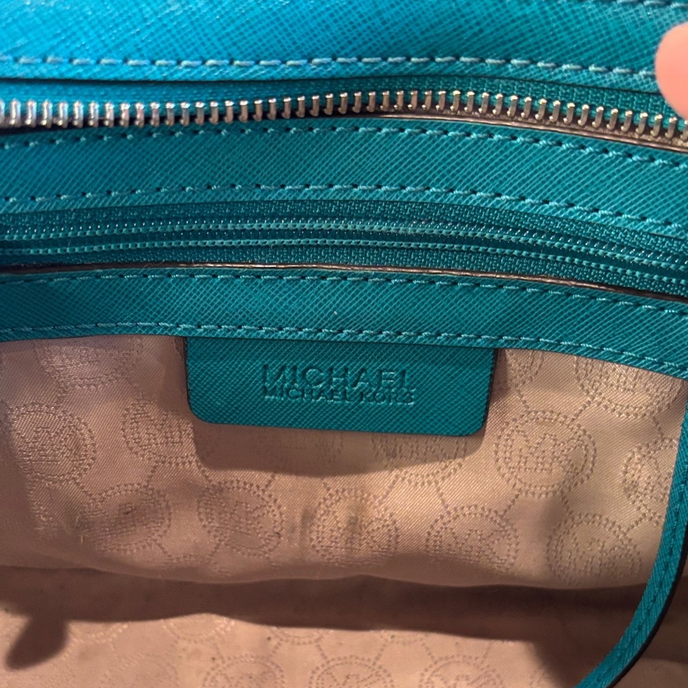 Michael Kors Teal Saffiano Leather Selma Med. Crossbody Bag. 30T3SLMM2L ID nu - Picture 10 of 17
